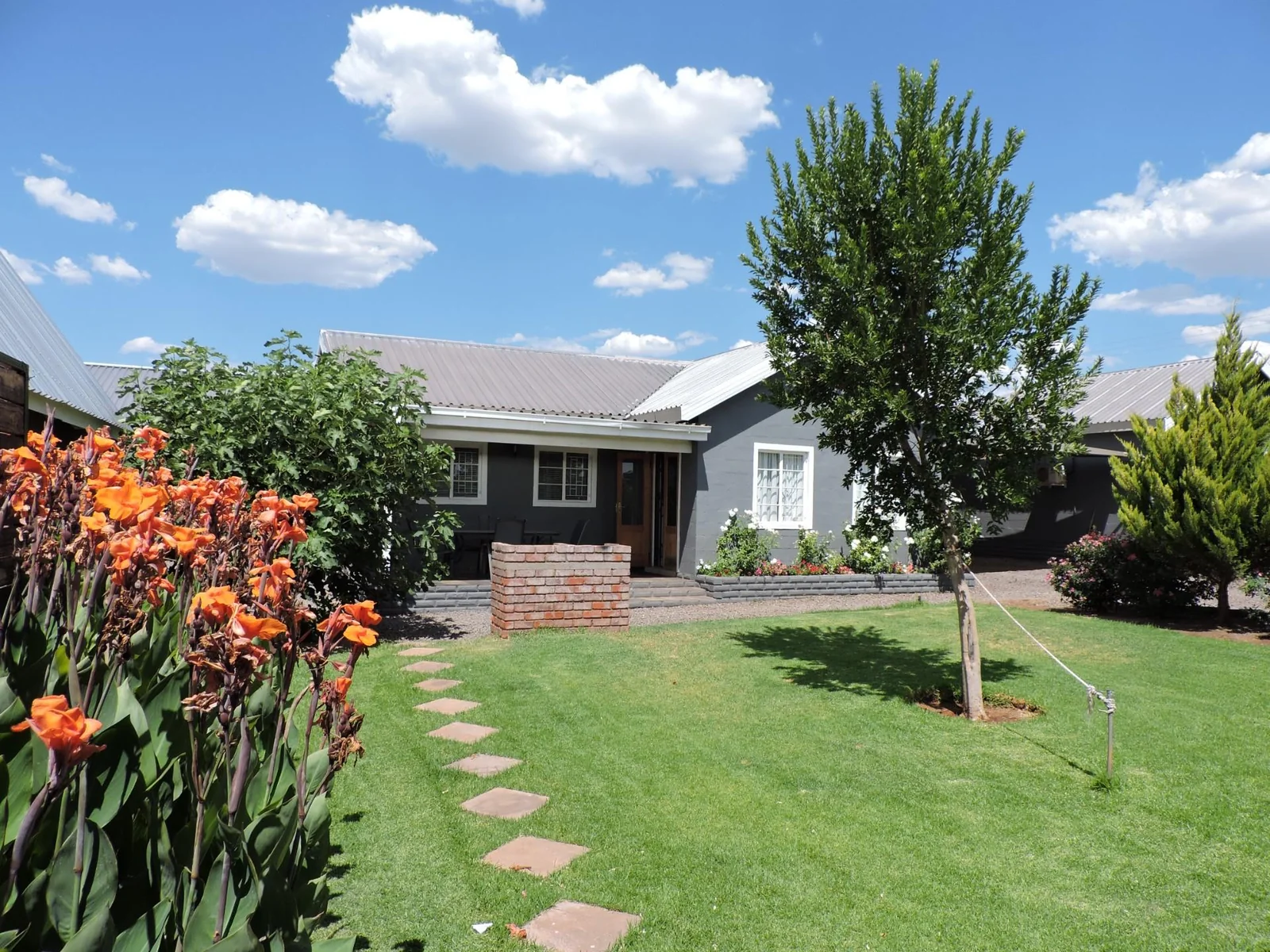 Fully Furnished 2 Bedroom House to Rent in Postmasburg