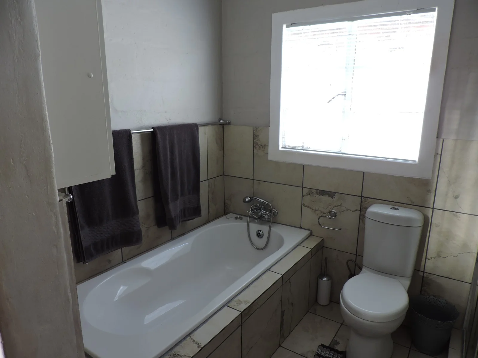 Fully Furnished 2 Bedroom House to Rent in Postmasburg