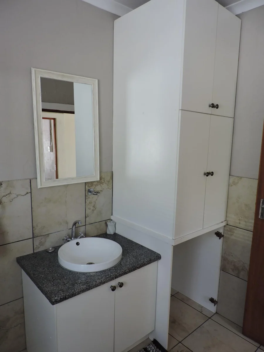 Fully Furnished 2 Bedroom House to Rent in Postmasburg