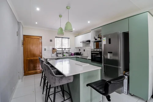 Greenstone Hill, Edenvale