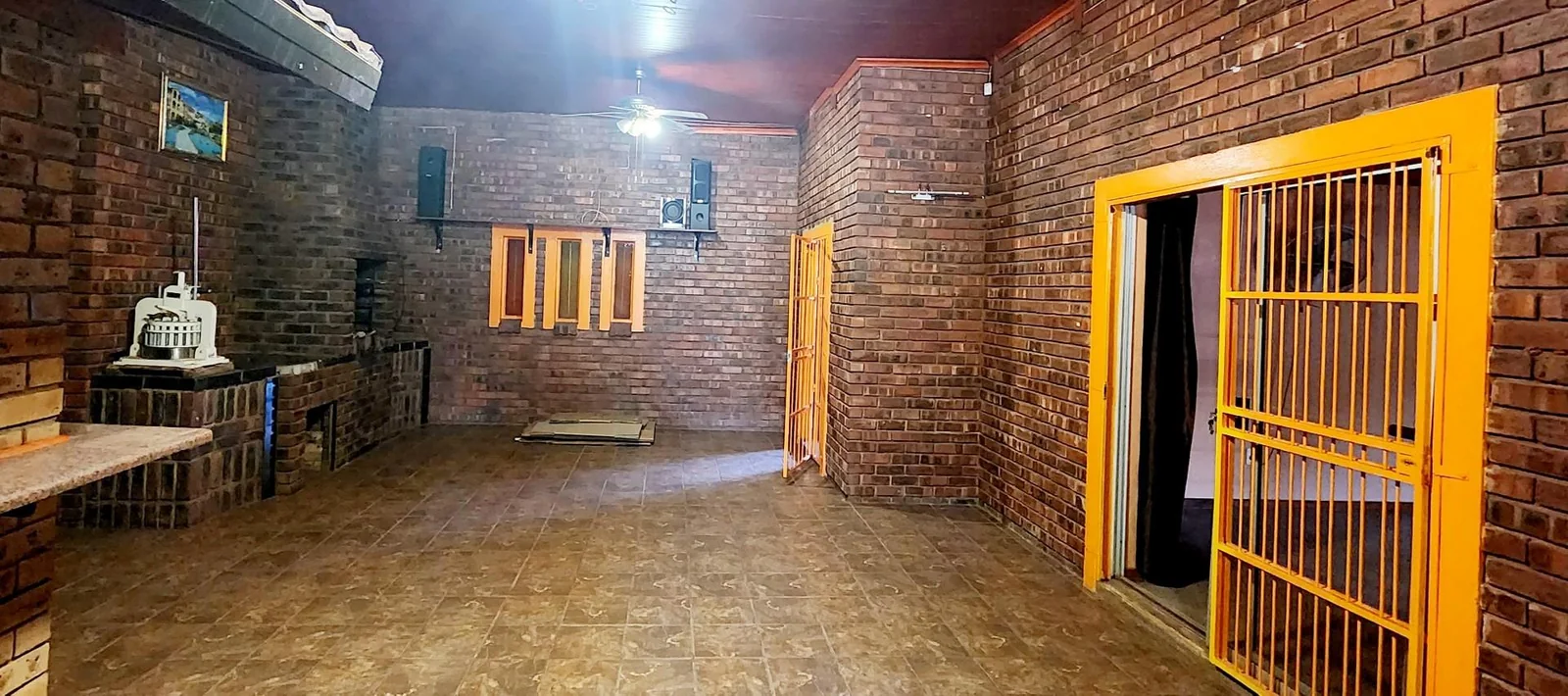 4 Bedroom House For sale with 2 Spacious Flats