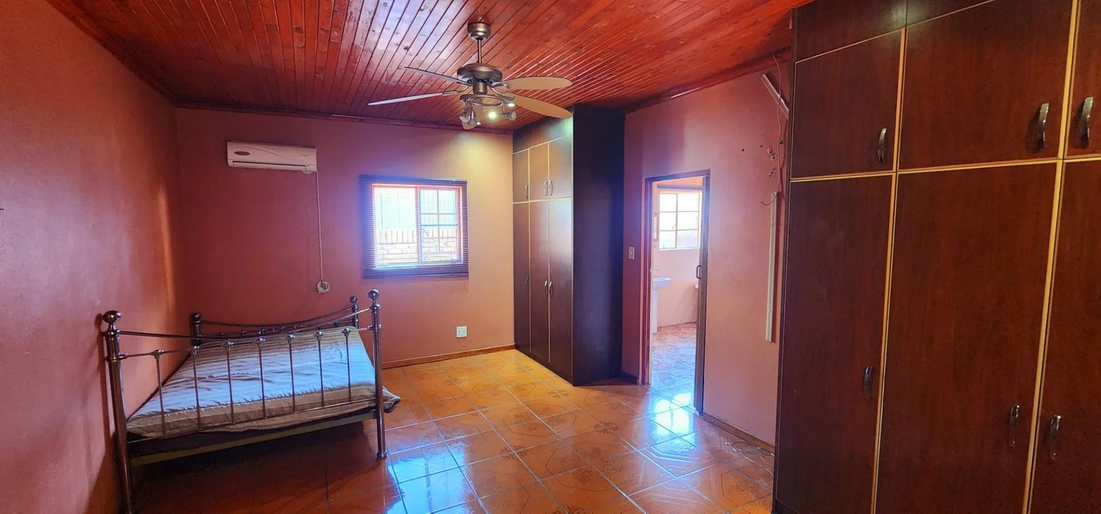 4 Bedroom House For sale with 2 Spacious Flats