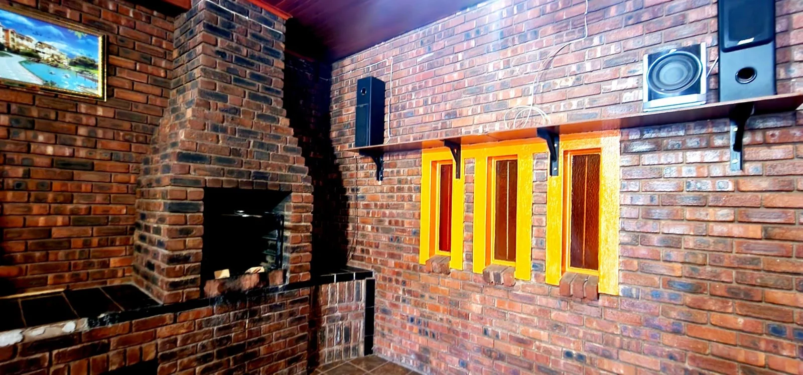 4 Bedroom House For sale with 2 Spacious Flats