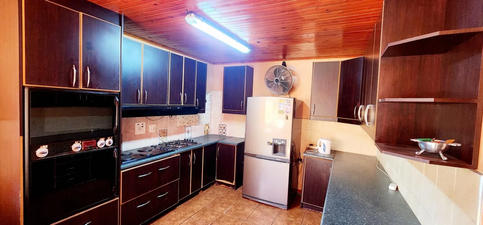 4 Bedroom House For sale with 2 Spacious Flats