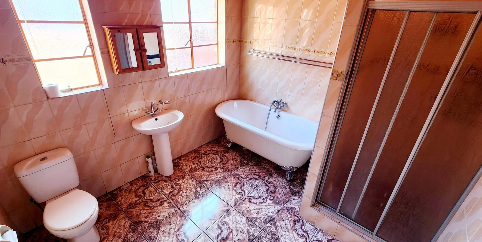 4 Bedroom House For sale with 2 Spacious Flats