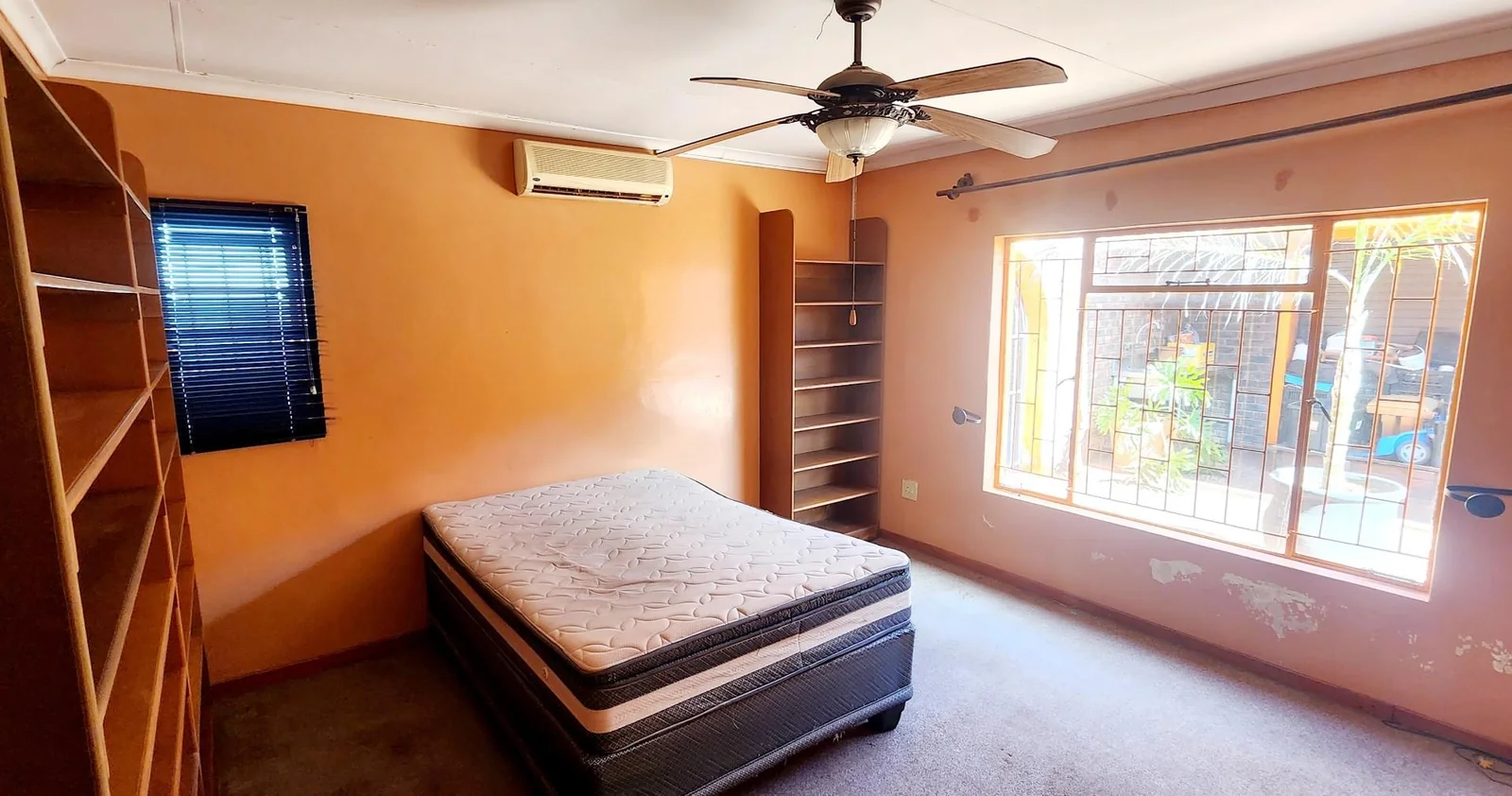 4 Bedroom House For sale with 2 Spacious Flats