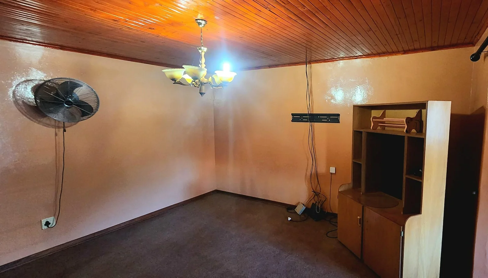 4 Bedroom House For sale with 2 Spacious Flats