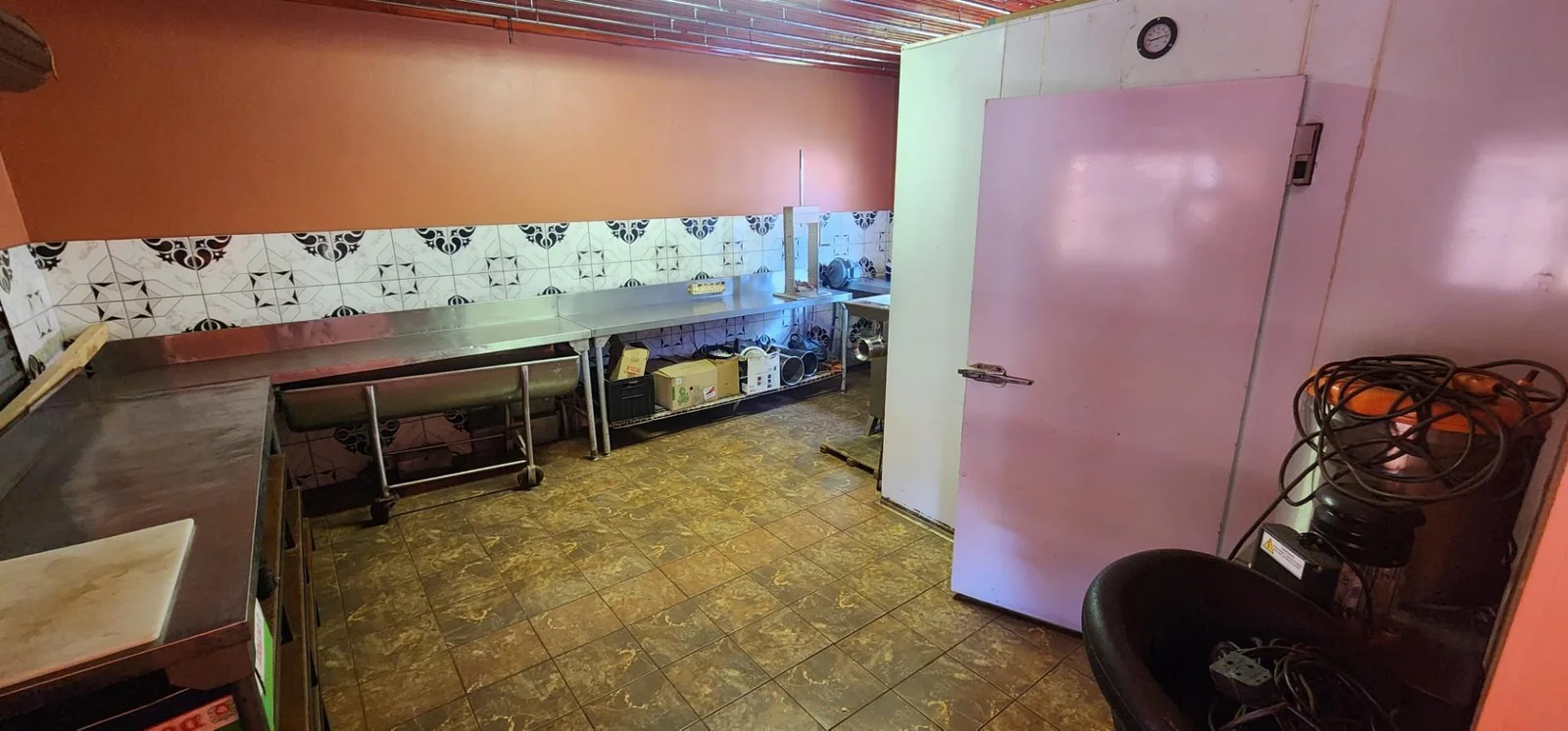 4 Bedroom House For sale with 2 Spacious Flats