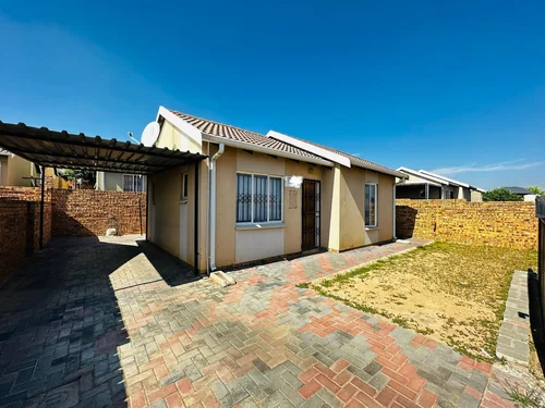 12 Cosmo creek, Cosmo City, Roodepoort