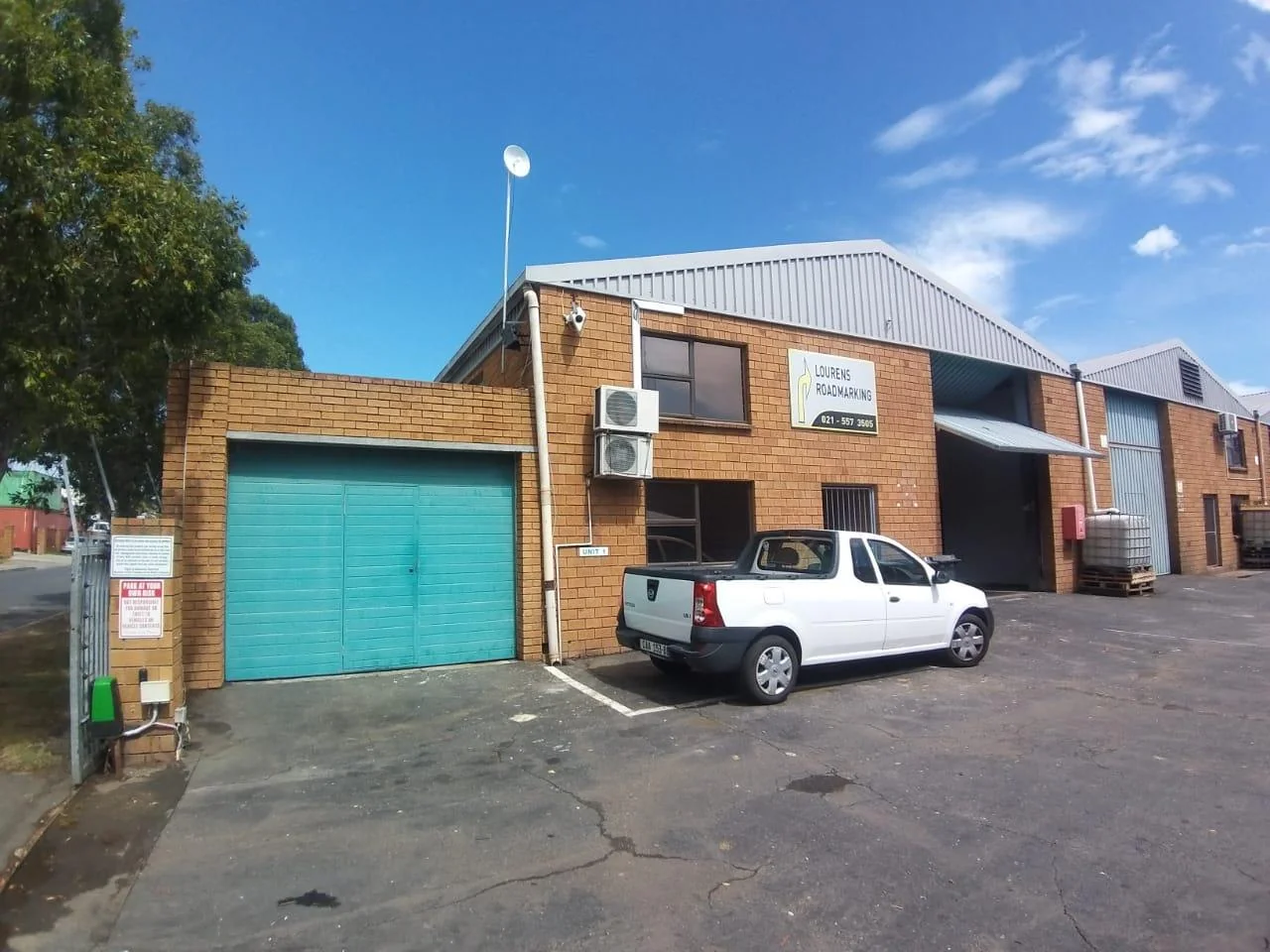 2 WAREHOUSES WITH OFFICES FOR SALE IN KILLARNEY GARDENS