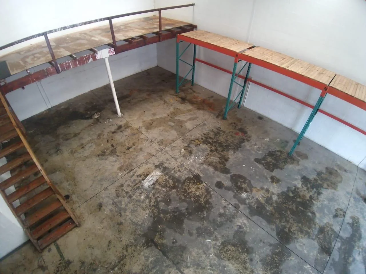 2 WAREHOUSES WITH OFFICES FOR SALE IN KILLARNEY GARDENS