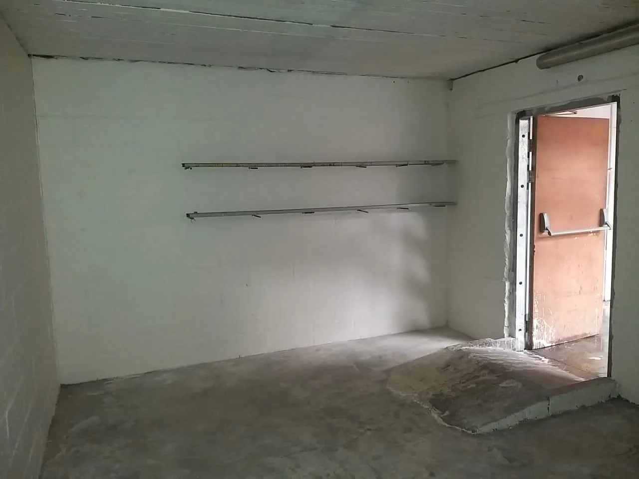 2 WAREHOUSES WITH OFFICES FOR SALE IN KILLARNEY GARDENS