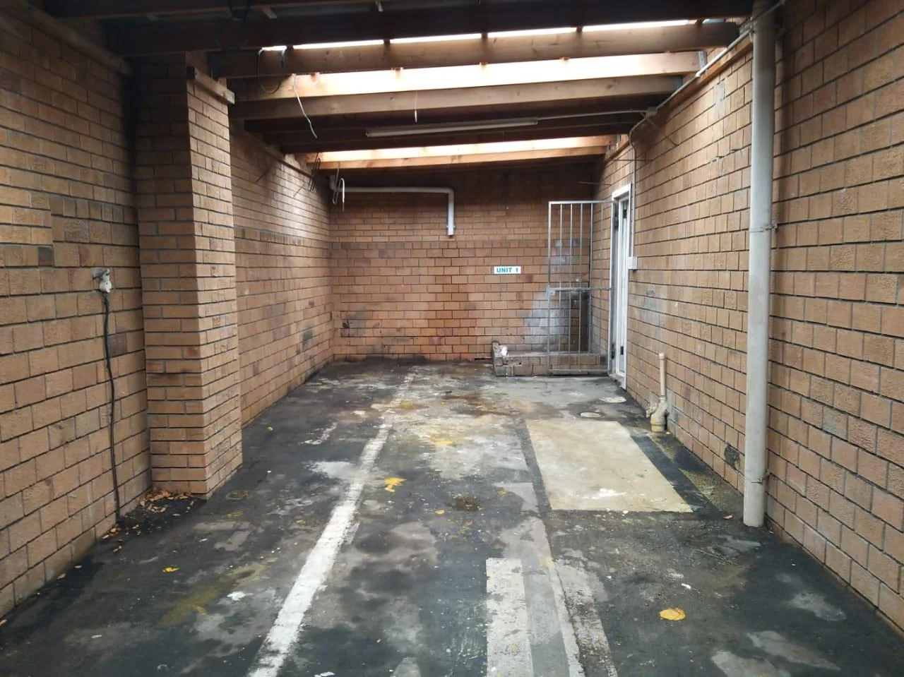 2 WAREHOUSES WITH OFFICES FOR SALE IN KILLARNEY GARDENS