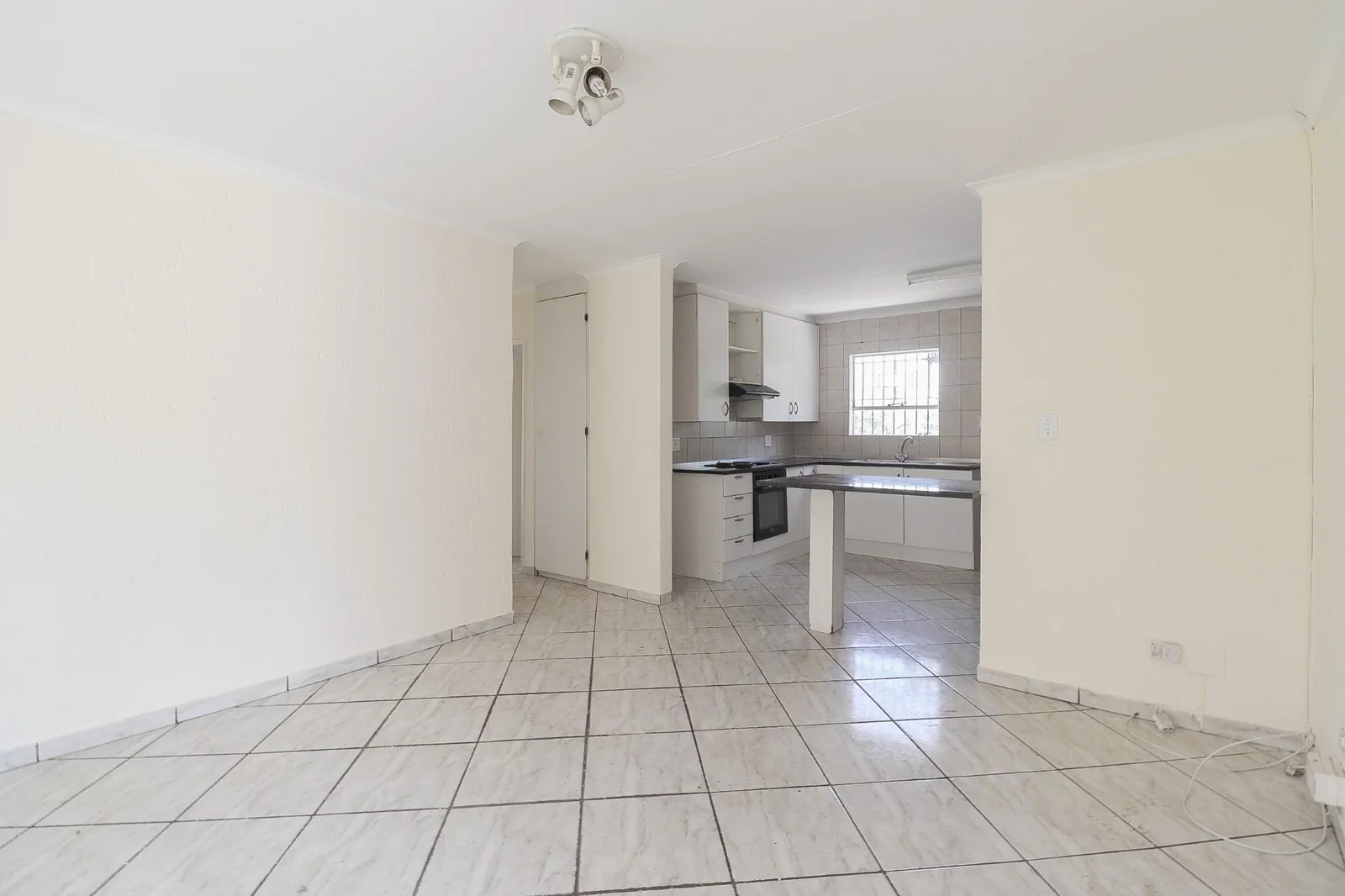 3 Beds, Two Baths Double Garage House for Sale