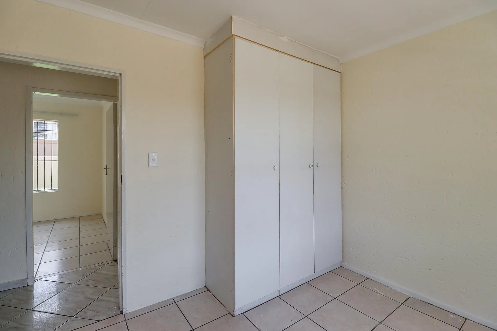 3 Beds, Two Baths Double Garage House for Sale