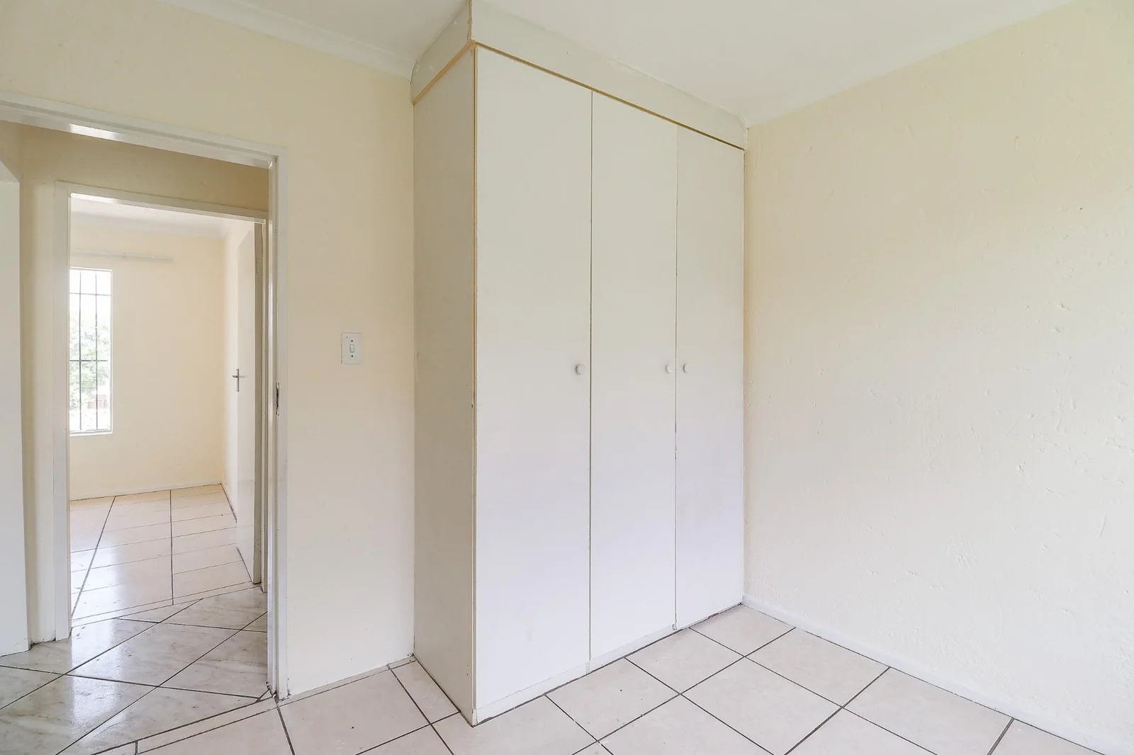 3 Beds, Two Baths Double Garage House for Sale