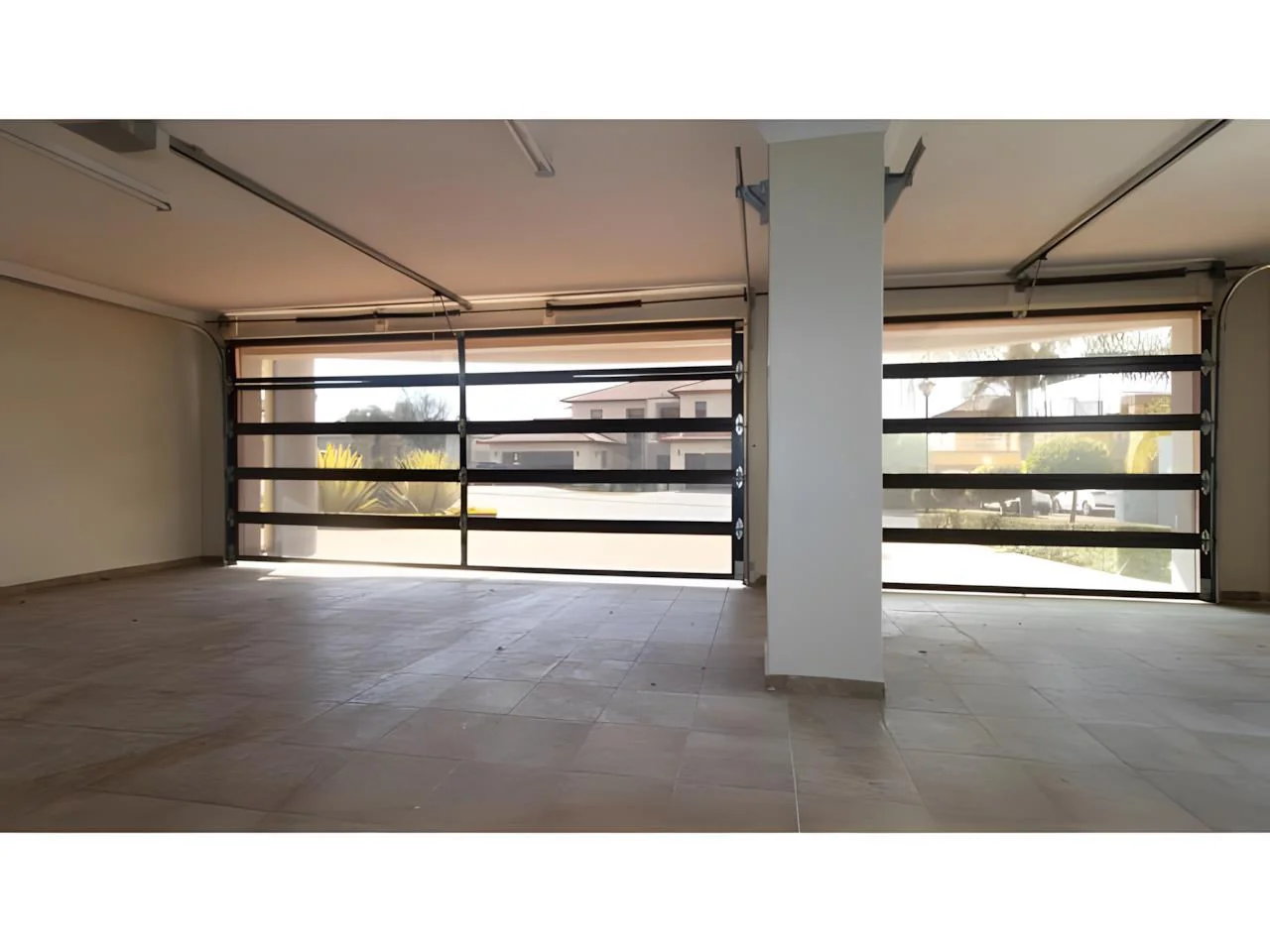 Luxurious 6 Bedroom Modern House in Midrand with Secure Living and Unmatched Convenience