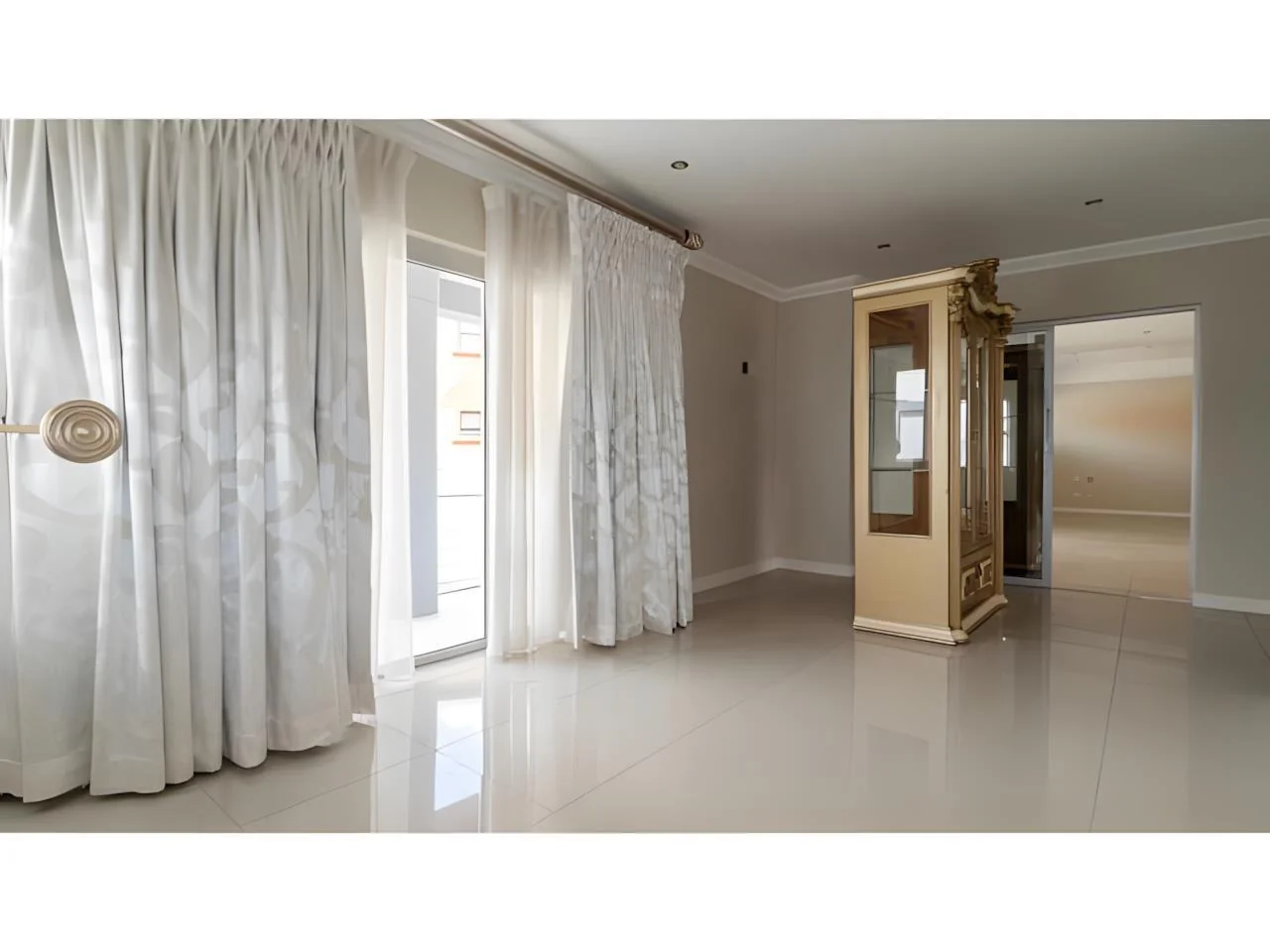 Luxurious 6 Bedroom Modern House in Midrand with Secure Living and Unmatched Convenience