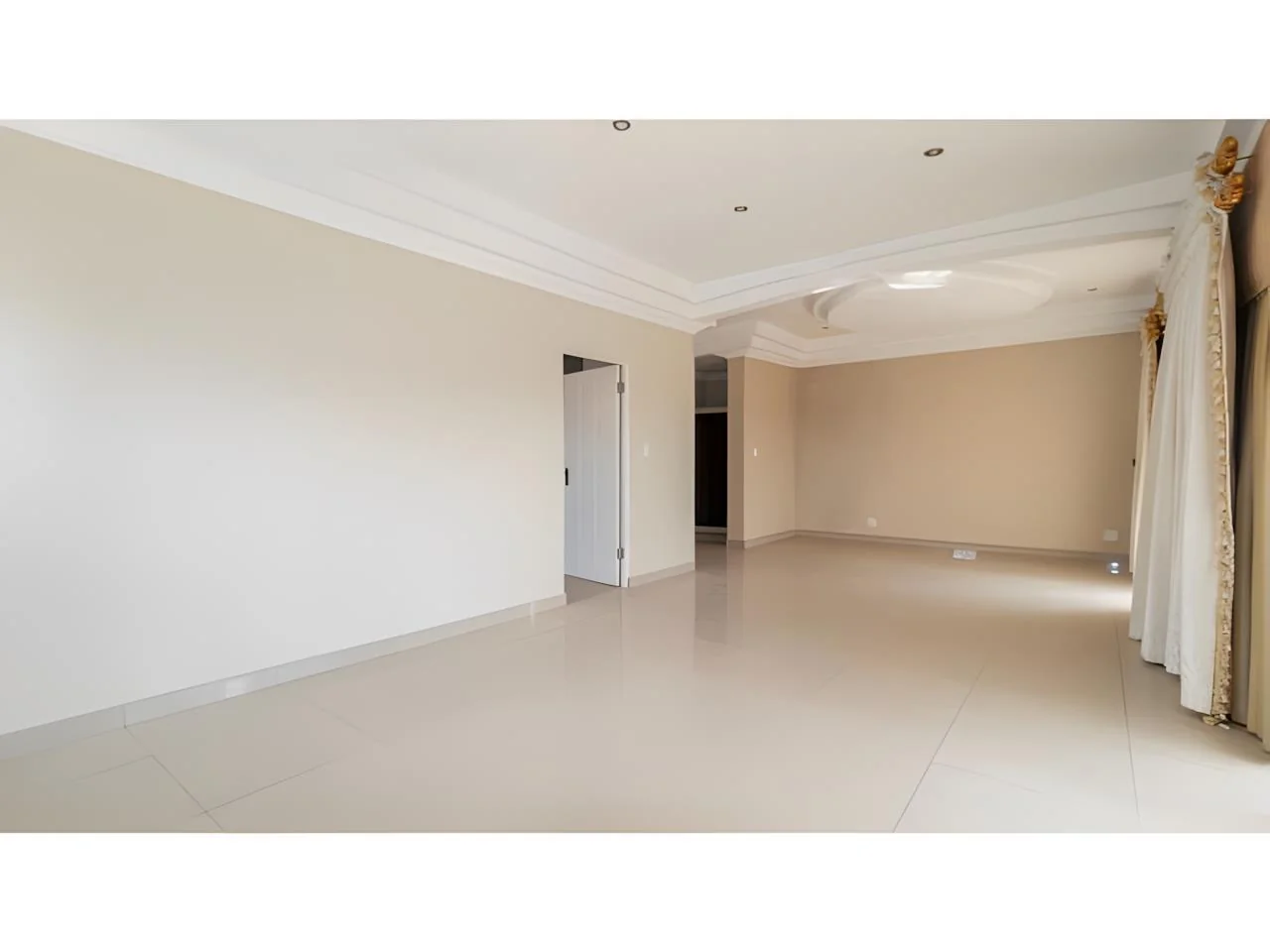 Luxurious 6 Bedroom Modern House in Midrand with Secure Living and Unmatched Convenience