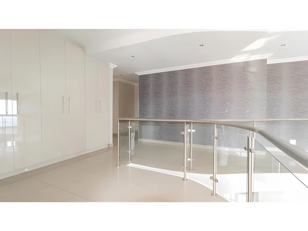 Luxurious 6 Bedroom Modern House in Midrand with Secure Living and Unmatched Convenience