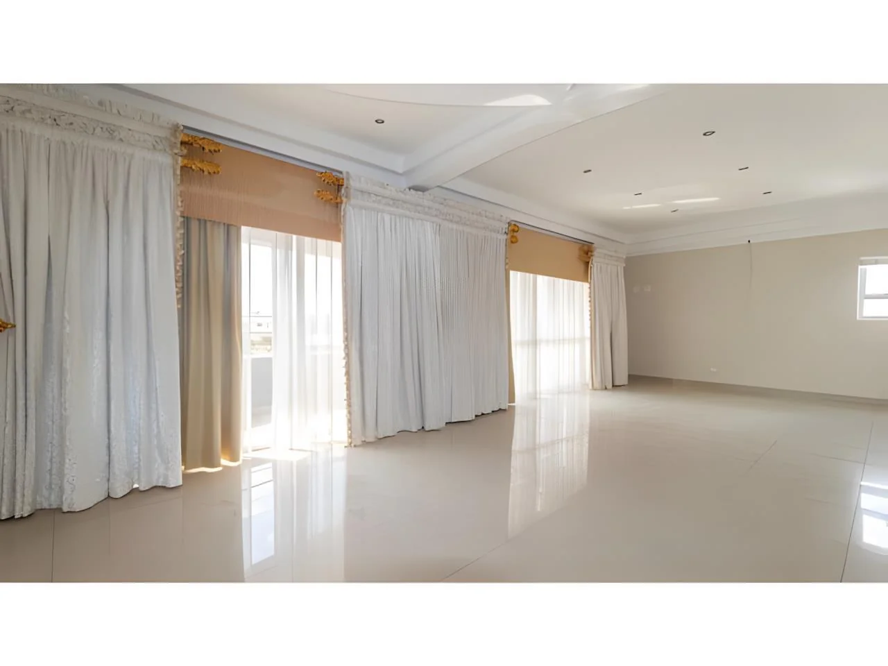 Luxurious 6 Bedroom Modern House in Midrand with Secure Living and Unmatched Convenience