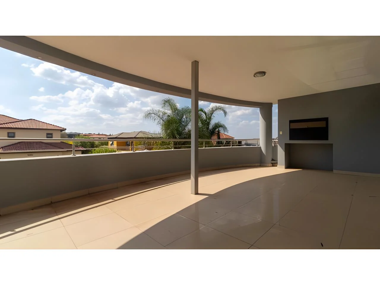 Luxurious 6 Bedroom Modern House in Midrand with Secure Living and Unmatched Convenience