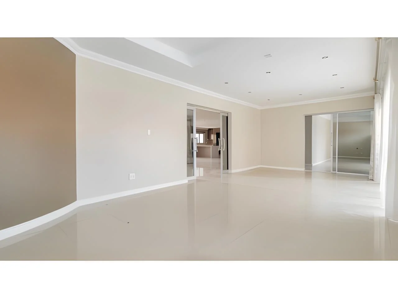 Luxurious 6 Bedroom Modern House in Midrand with Secure Living and Unmatched Convenience