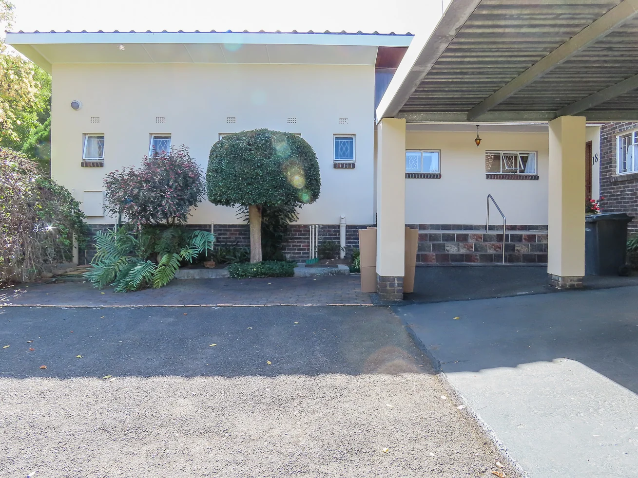 Spacious Family home in Onderpapegaaiberg