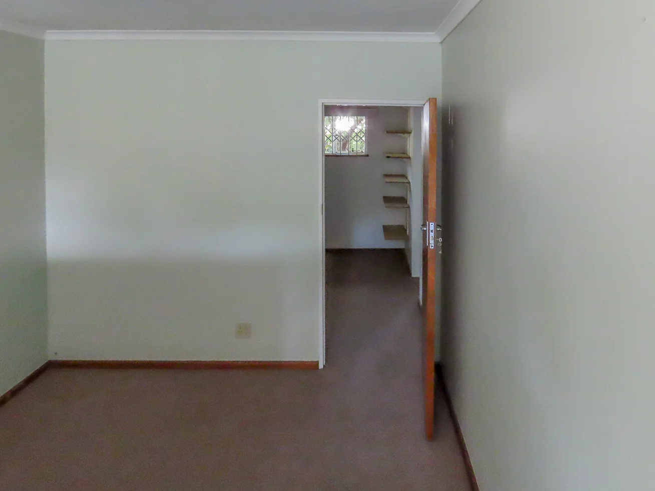 Spacious Family home in Onderpapegaaiberg