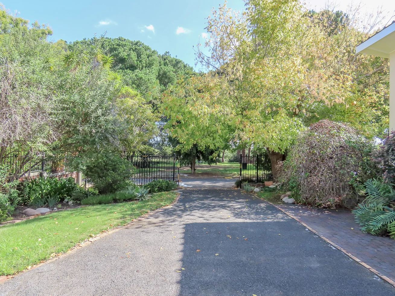 Spacious Family home in Onderpapegaaiberg