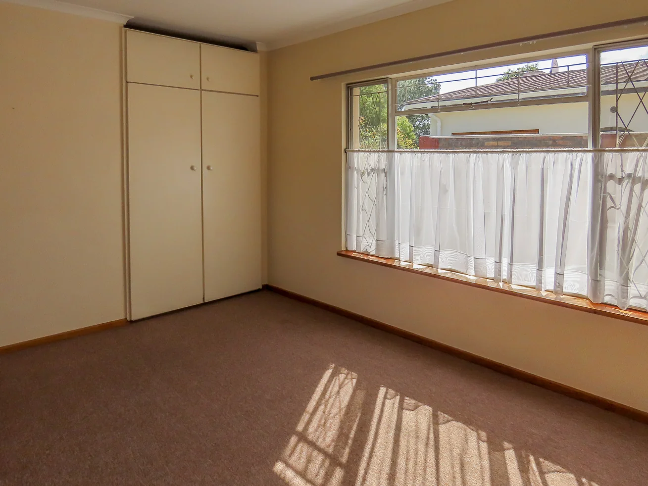 Spacious Family home in Onderpapegaaiberg