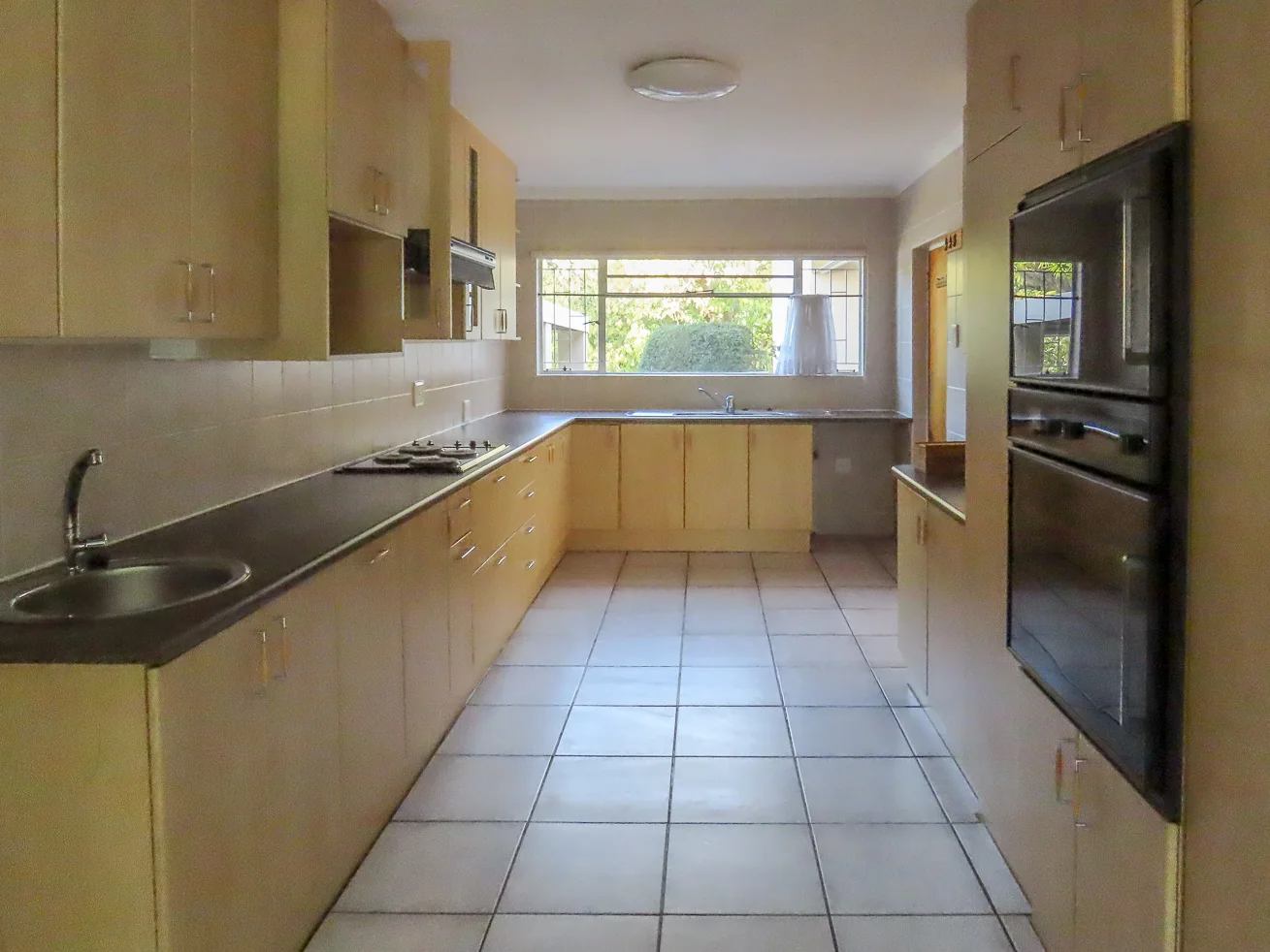 Spacious Family home in Onderpapegaaiberg