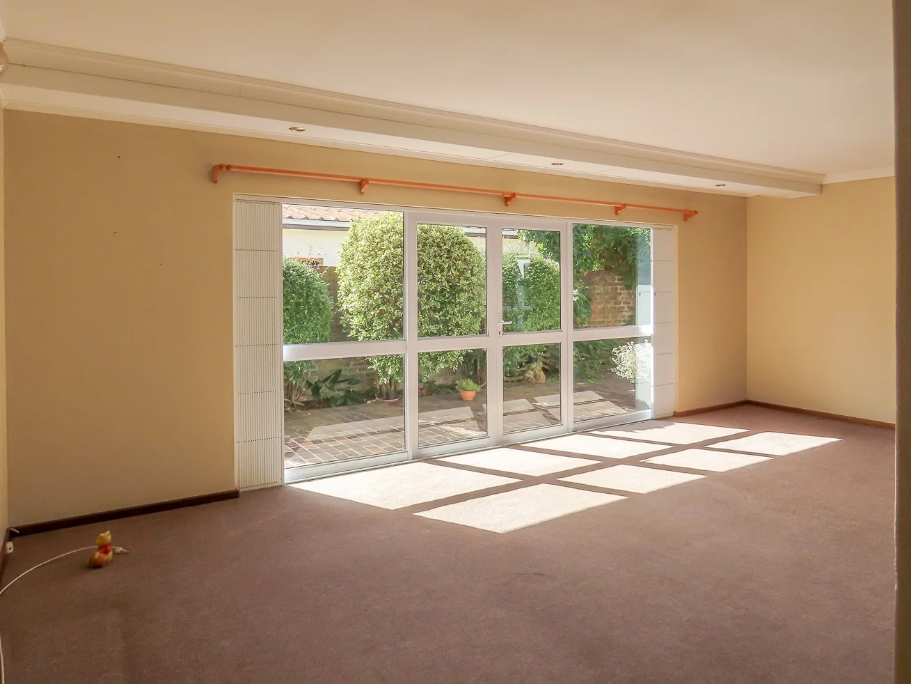 Spacious Family home in Onderpapegaaiberg