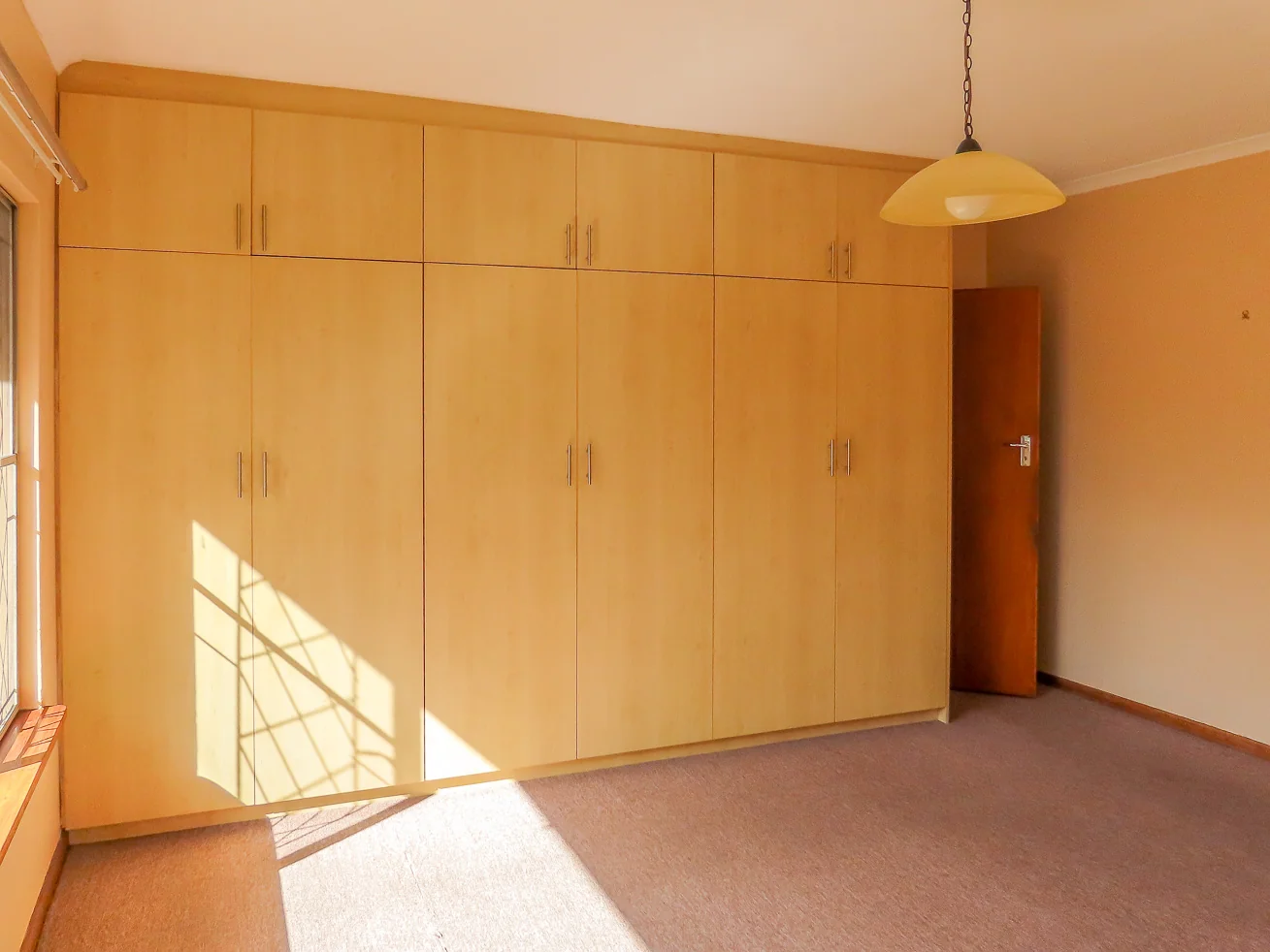 Spacious Family home in Onderpapegaaiberg