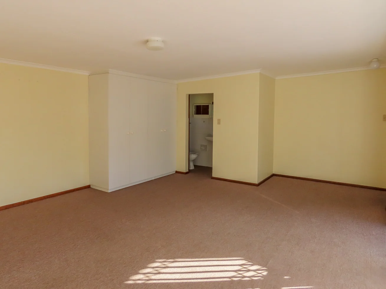 Spacious Family home in Onderpapegaaiberg