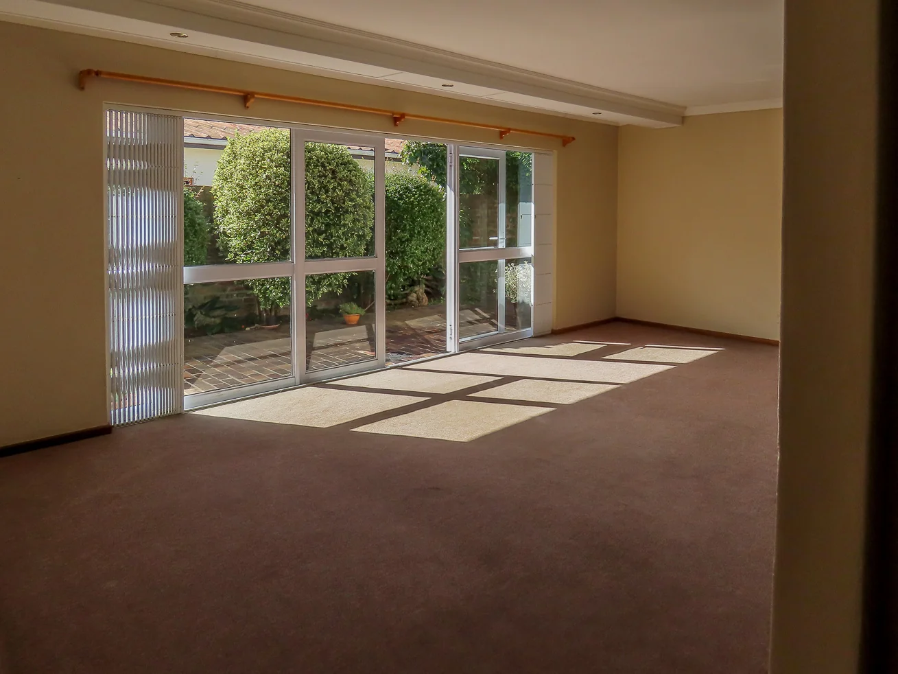 Spacious Family home in Onderpapegaaiberg