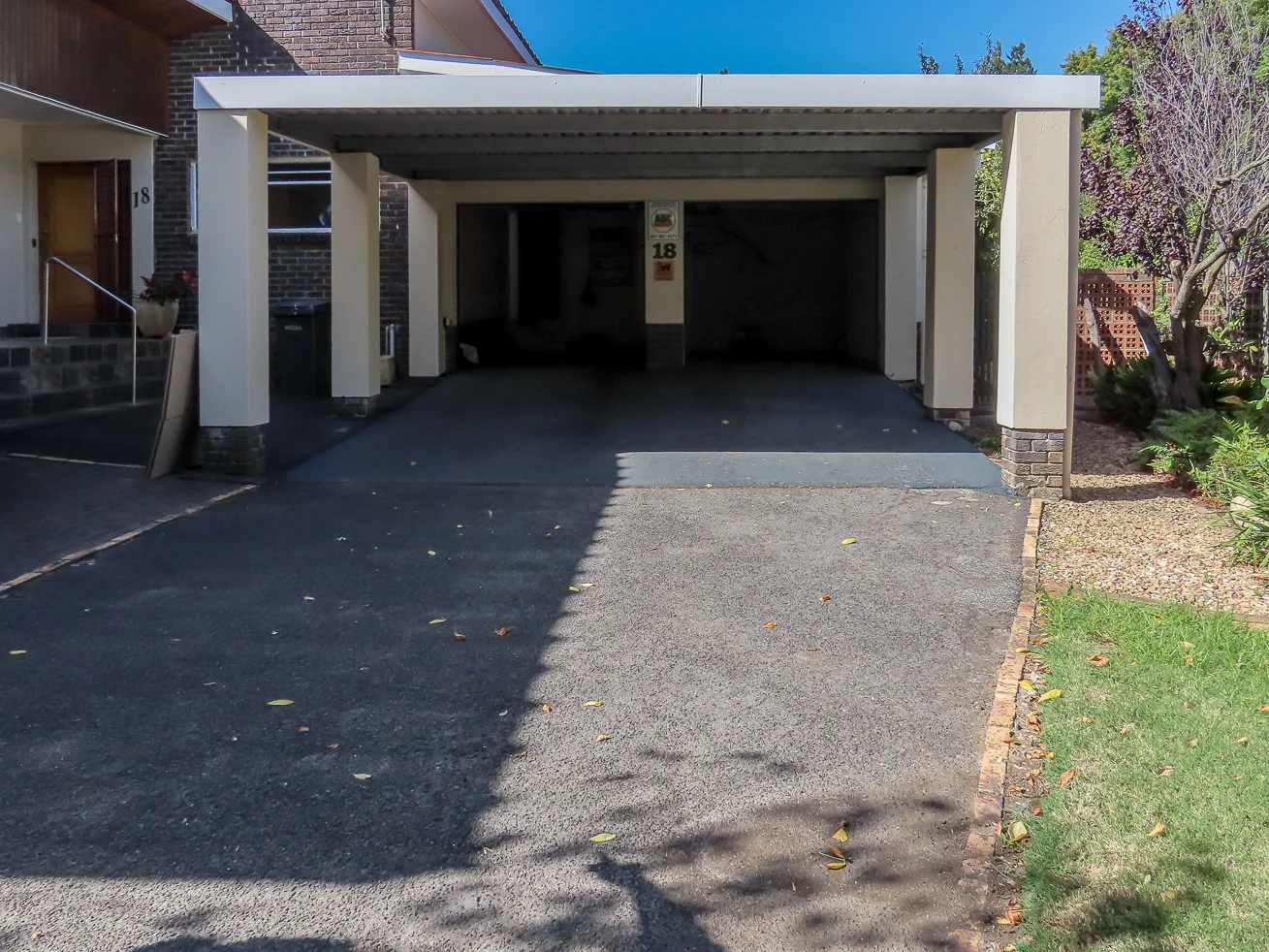 Spacious Family home in Onderpapegaaiberg