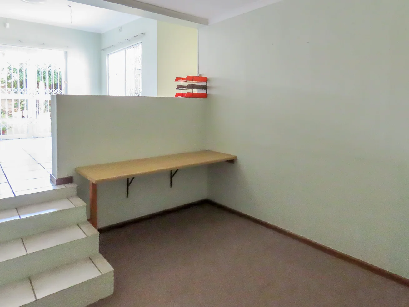 Spacious Family home in Onderpapegaaiberg