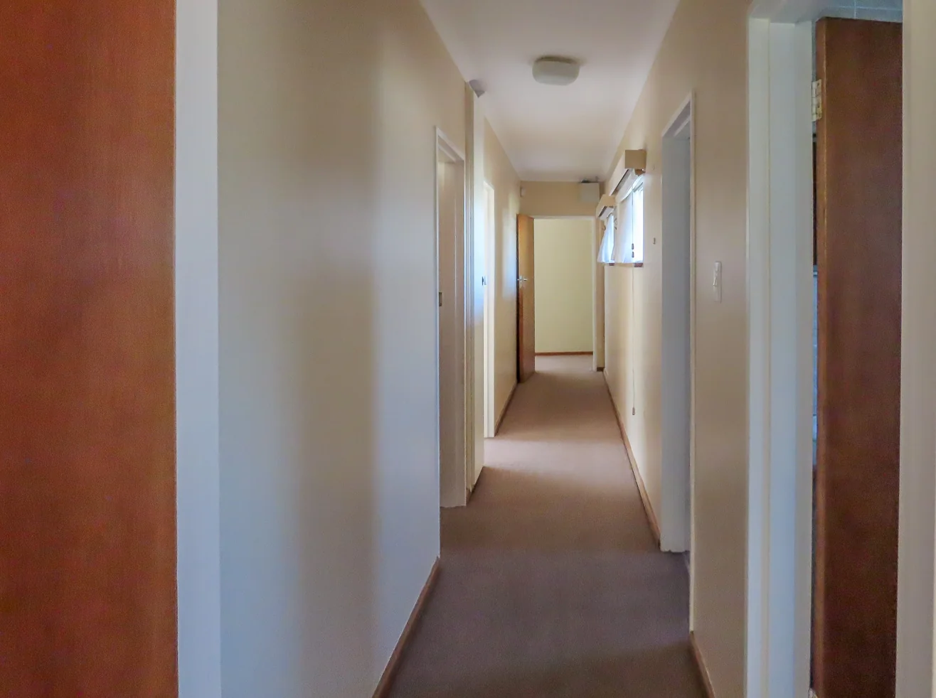 Spacious Family home in Onderpapegaaiberg