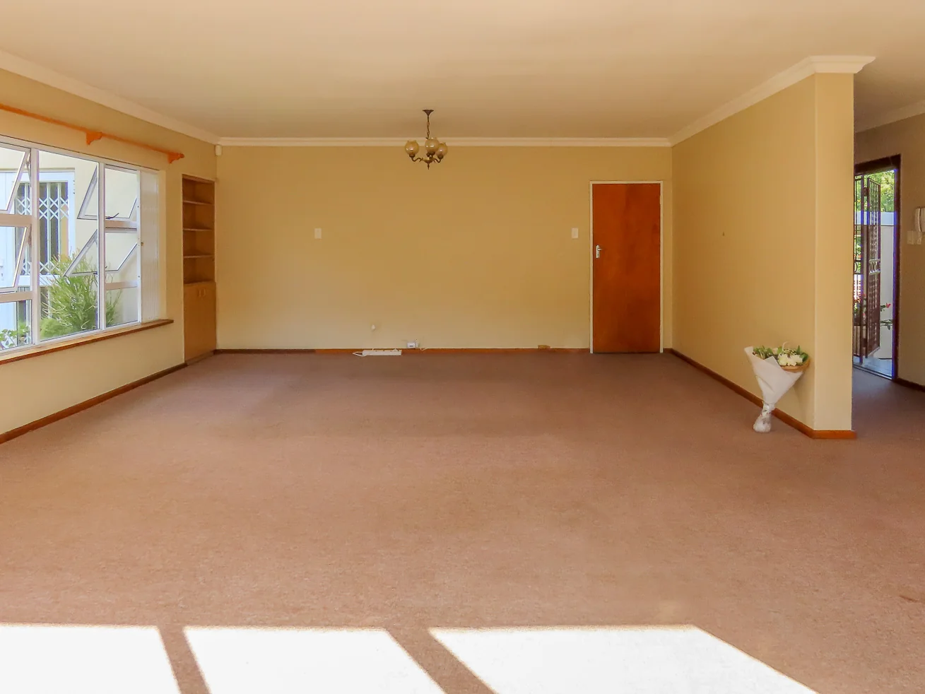 Spacious Family home in Onderpapegaaiberg