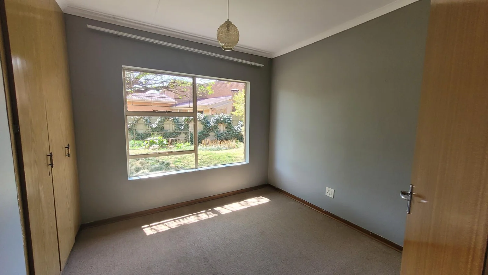 3 Bedroom home in quiet neighbourhood.