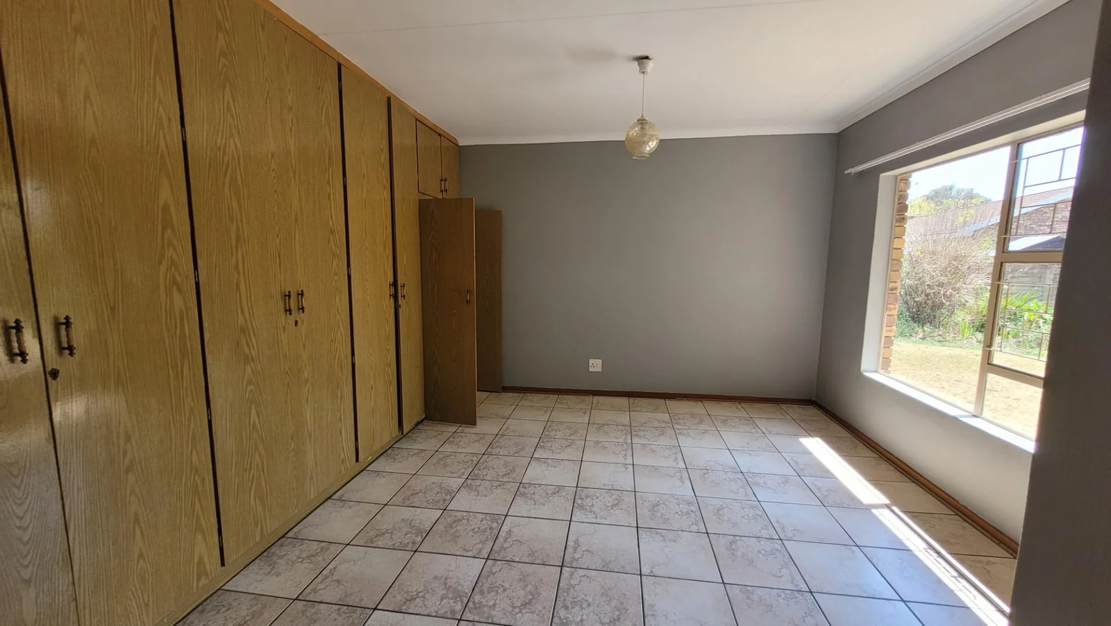 3 Bedroom home in quiet neighbourhood.