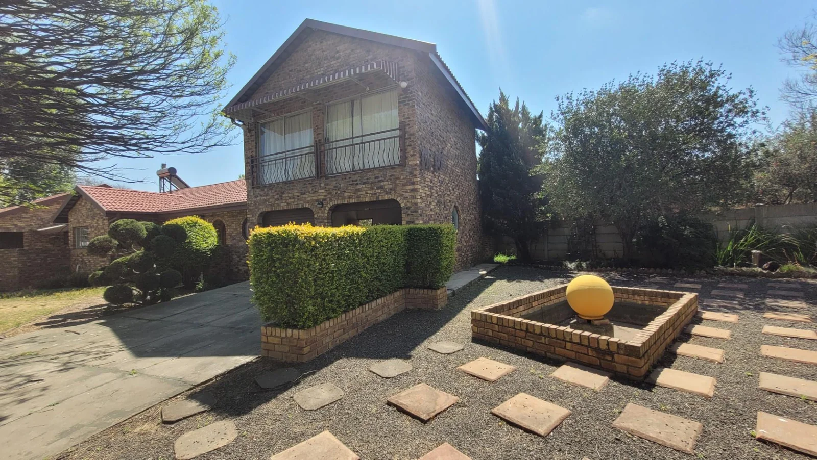 3 Bedroom home in quiet neighbourhood.