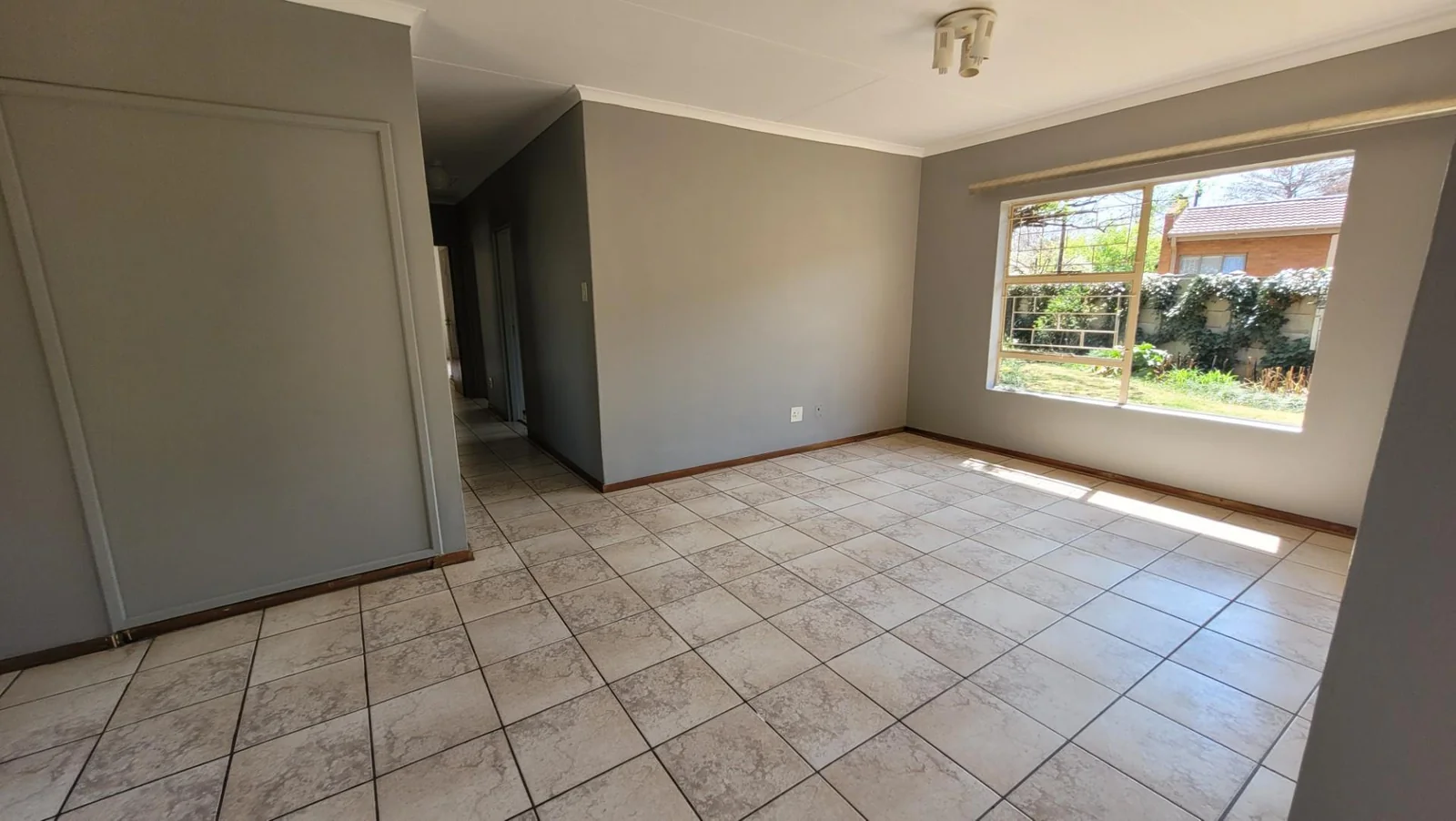 3 Bedroom home in quiet neighbourhood.