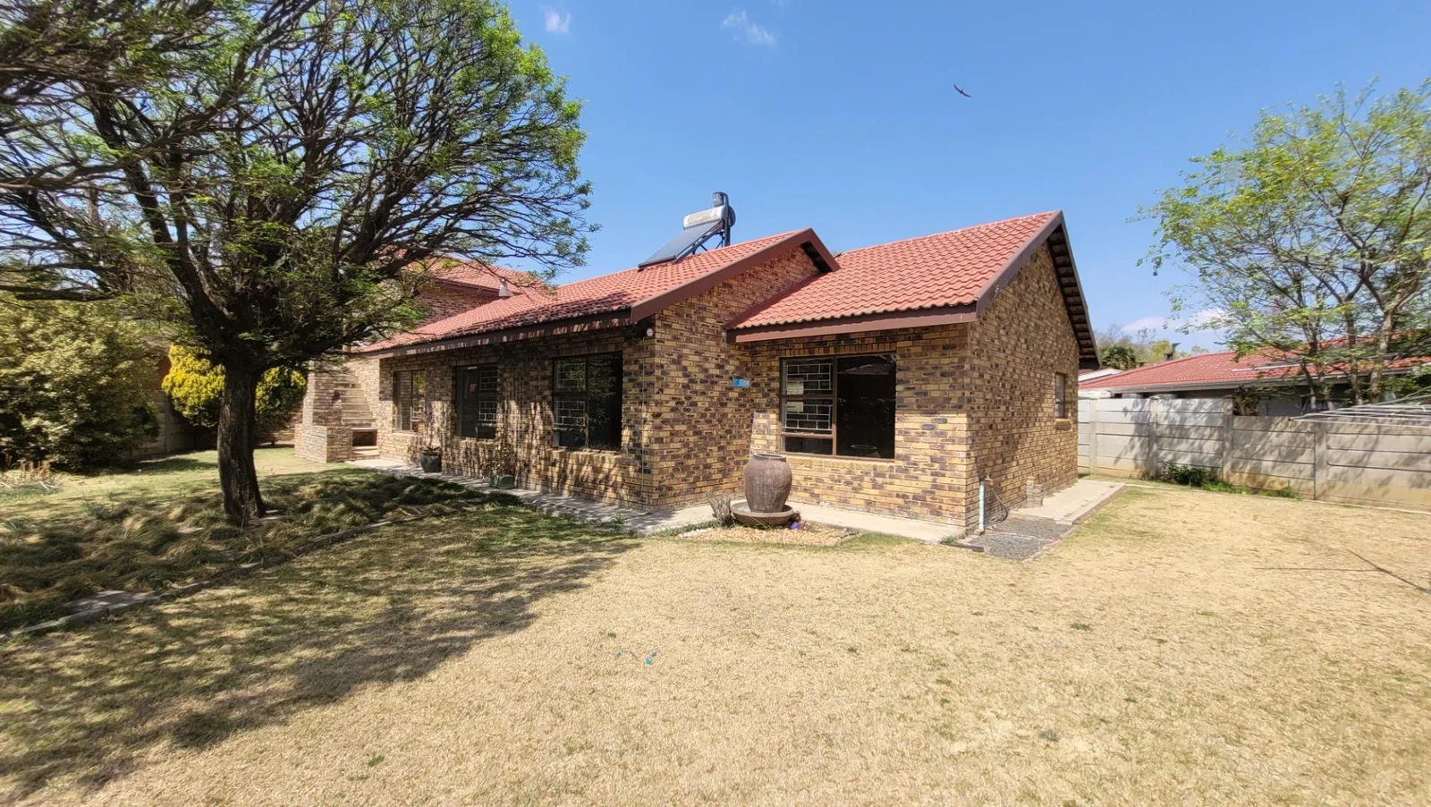 3 Bedroom home in quiet neighbourhood.