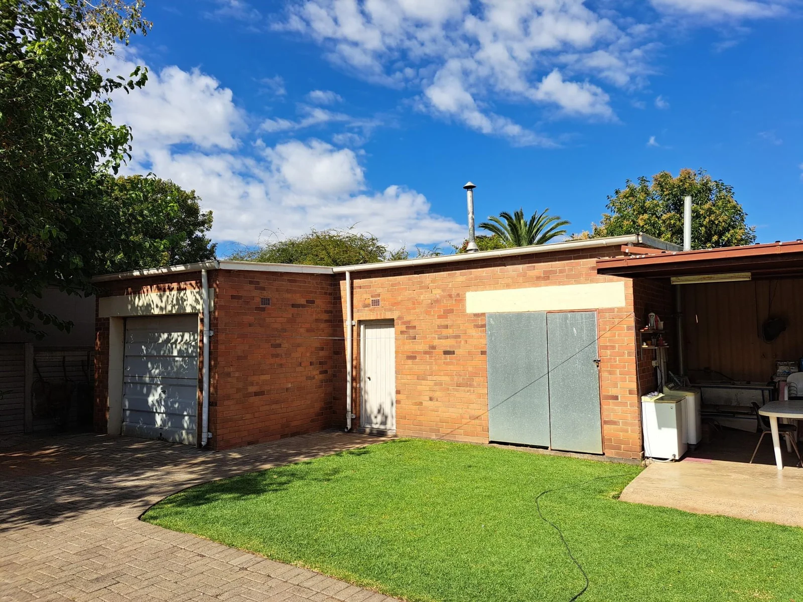 Neat & Tidy 3 bedroom house for sale in Bayswater