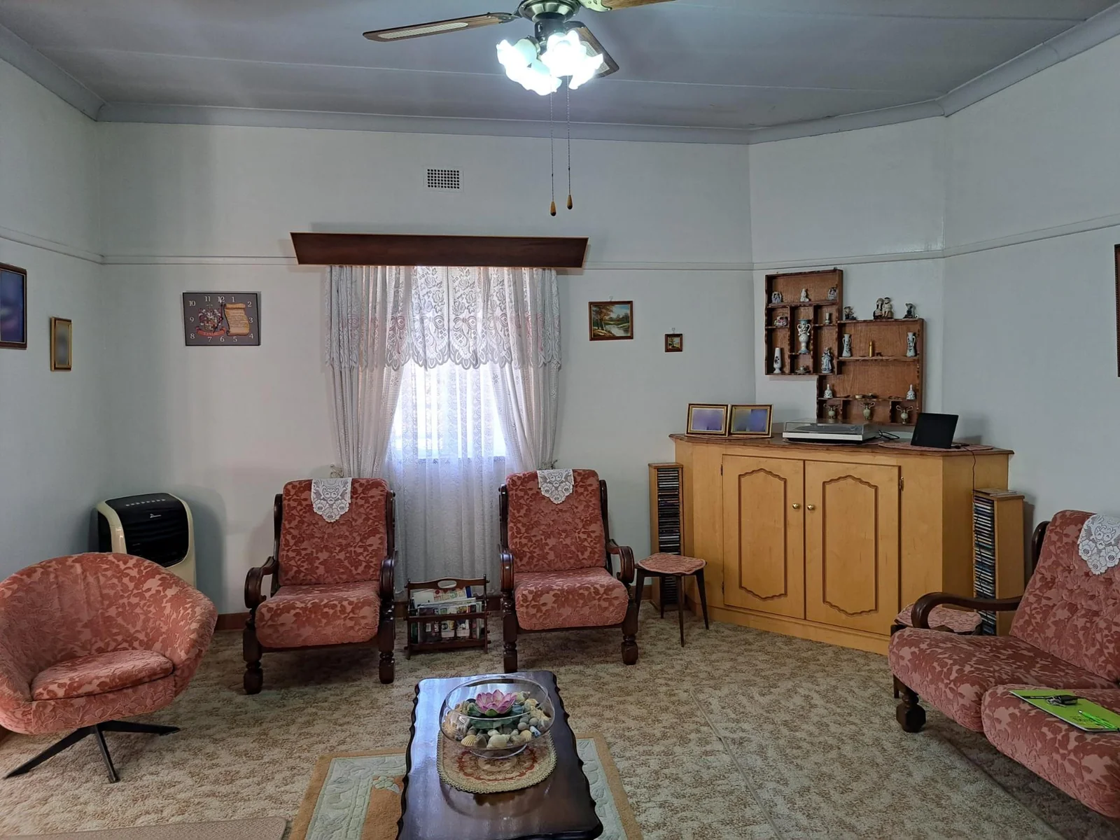 Neat & Tidy 3 bedroom house for sale in Bayswater