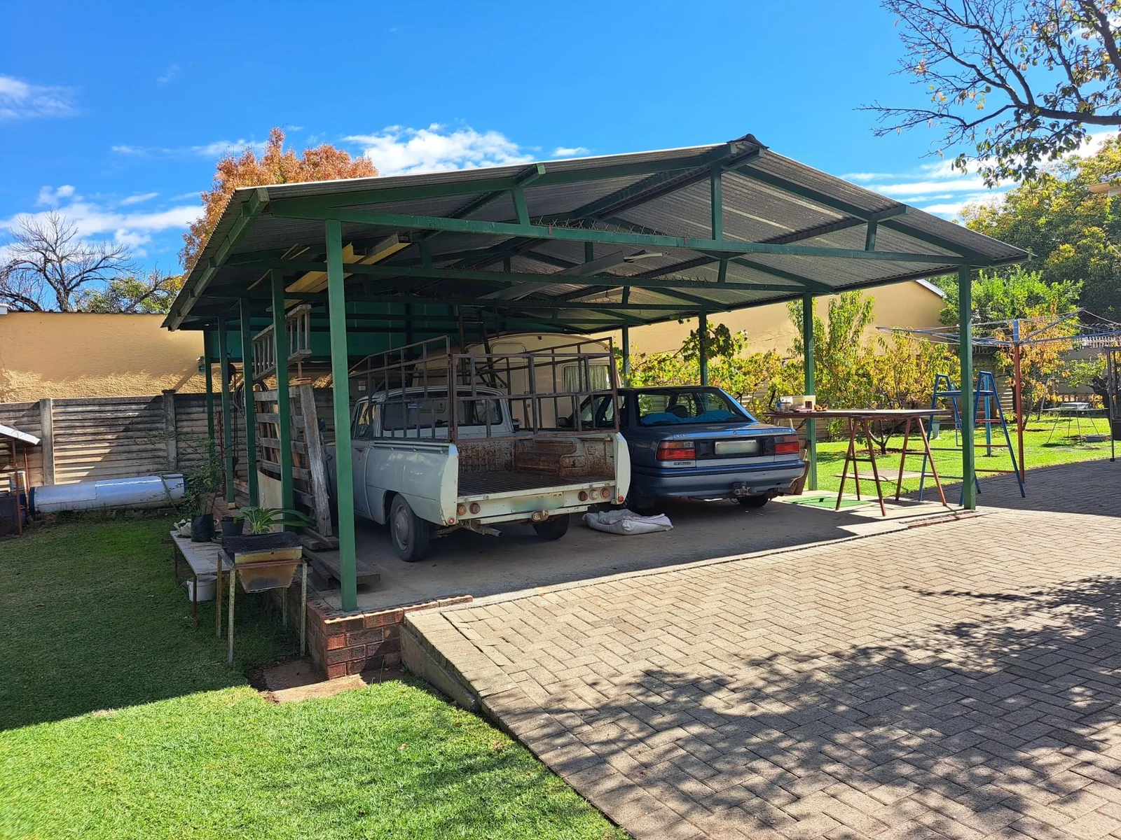 Neat & Tidy 3 bedroom house for sale in Bayswater