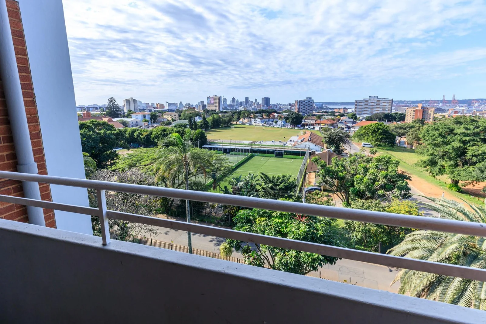 1 bedroom flat with open balcony in Glenwood