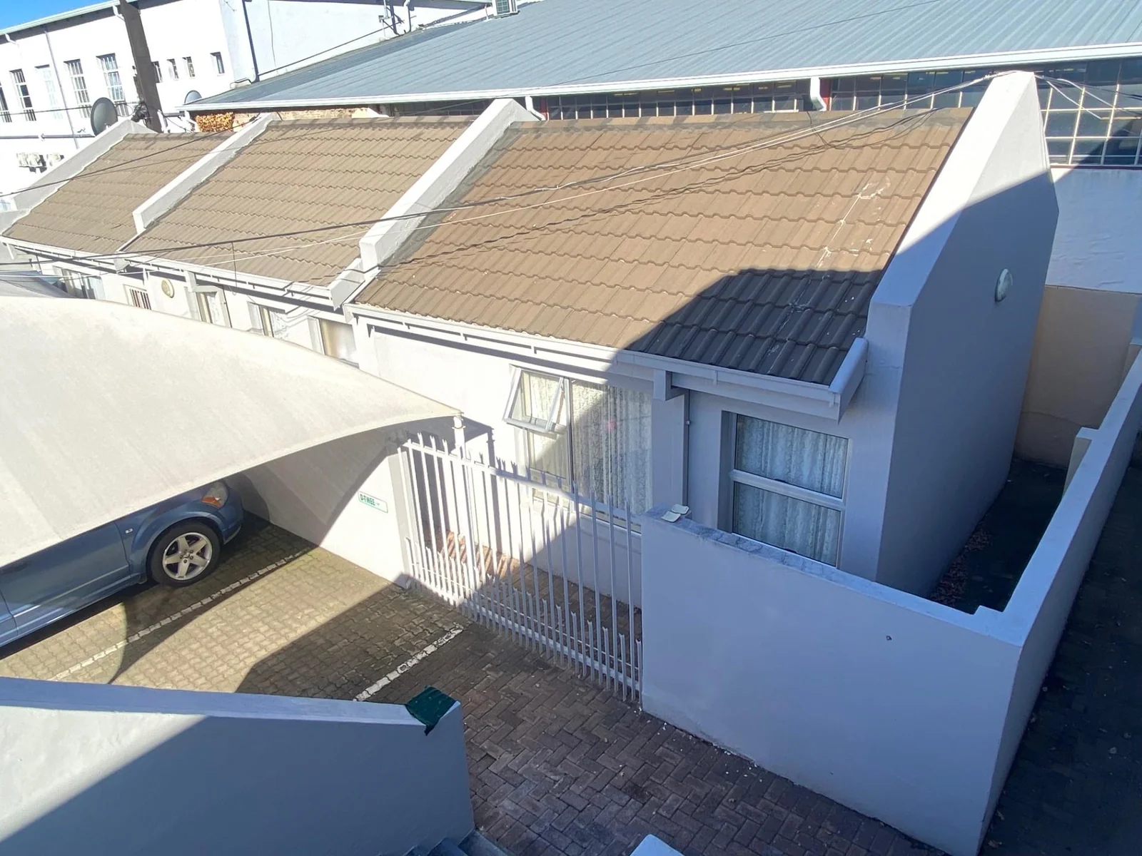 Well-maintained commercial property with 4 units for sale!